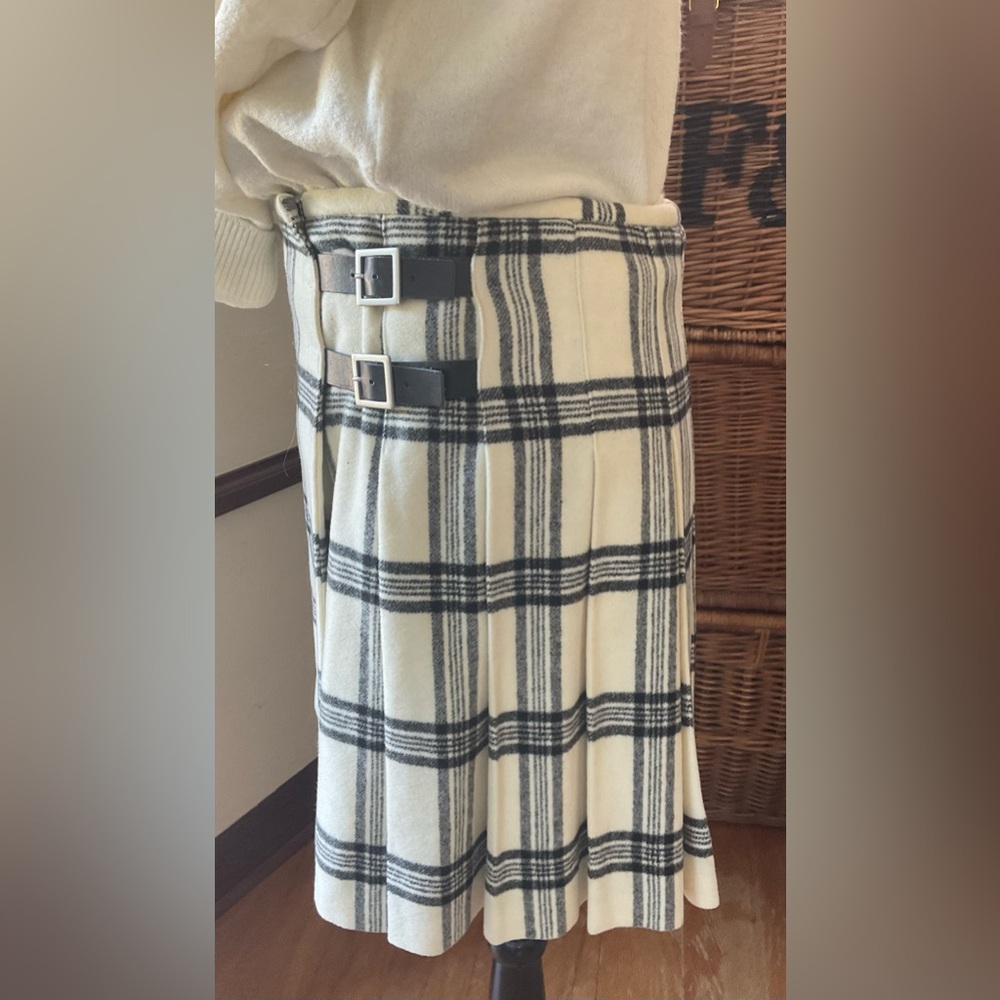 Banana Republic Kilt Wool Blend  Skirt - Picture 4 of 16